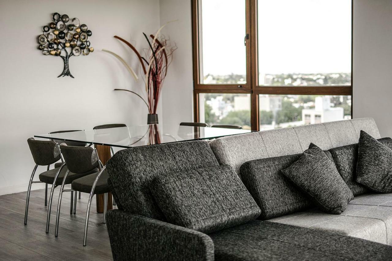 Aizarker Apartamento La Plata